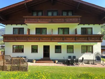 Das Gebäude in dem sich der Bauernhof befindet