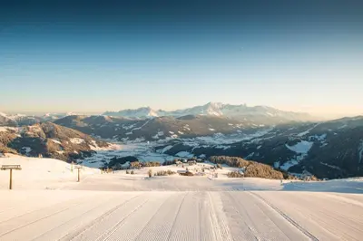 Ein allgemeiner Bergblick oder ein Berglick von der Ferienwohnung aus
