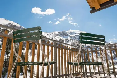 Ein allgemeiner Bergblick oder ein Berglick von der Ferienwohnung aus