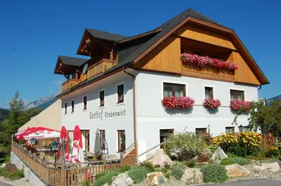 Das Gebäude in dem sich das Gasthaus befindet