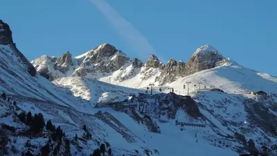 Ein allgemeiner Bergblick oder ein Berglick von der Ferienwohnung aus