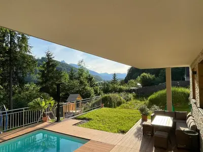 Ein allgemeiner Bergblick oder ein Berglick von der Ferienwohnung aus