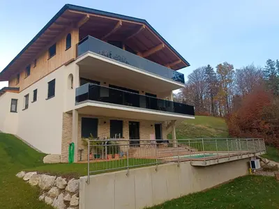 Das Gebäude in dem sich die Ferienwohnung befindet