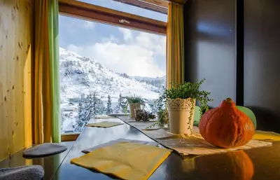 Ein allgemeiner Bergblick oder ein Berglick von der Ferienwohnung aus