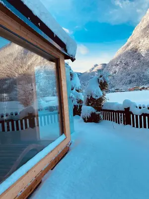 Ein allgemeiner Bergblick oder ein Berglick von des Ferienhauses aus