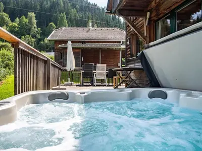 Ein allgemeiner Bergblick oder ein Berglick von des Chalets aus