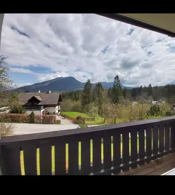 Ein allgemeiner Bergblick oder ein Berglick von der Ferienwohnung aus