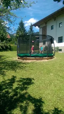 Ein Kinderspielbereich in der Unterkunft Gästehaus Zum Steirischen Kuss