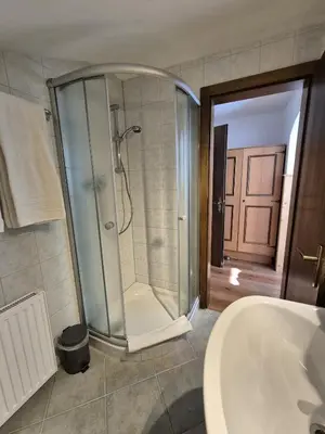 Ein Badezimmer in der Unterkunft Gästehaus Zum Steirischen Kuss