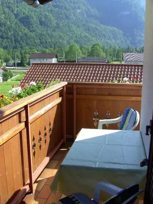 Ein allgemeiner Bergblick oder ein Berglick von der Pension aus
