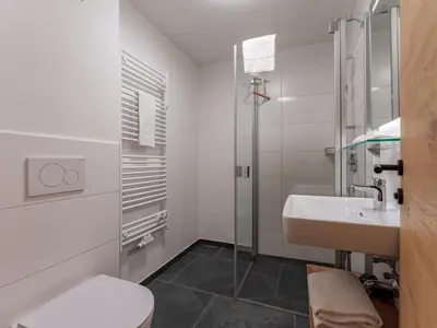 Ein Badezimmer in der Unterkunft Lärchenhof Top 01