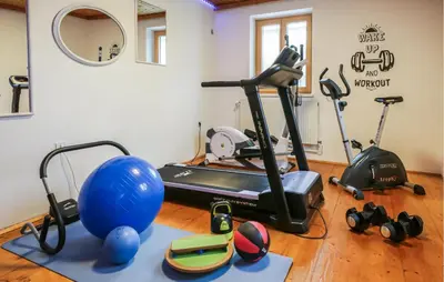 Das Fitnesscenter und/oder die Fitnesseinrichtungen in der Unterkunft Großes Ferienhaus In Oberwoelz