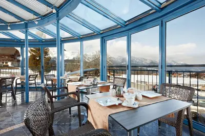 Ein Restaurant oder anderes Speiselokal in der Unterkunft Sportpension Alpenrose