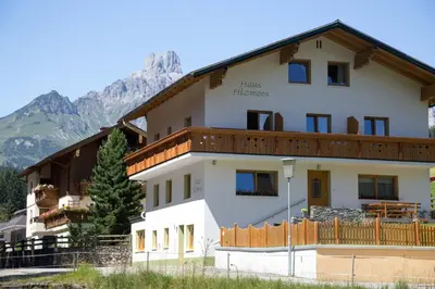 Ein allgemeiner Bergblick oder ein Berglick von der Ferienwohnung aus