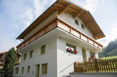 Das Gebäude in dem sich die Ferienwohnung befindet
