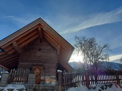 Das Gebäude in dem sich das Chalet befindet