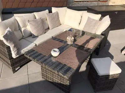 Ein Sitzbereich in der Unterkunft Ferienwohnung Gmunden City
