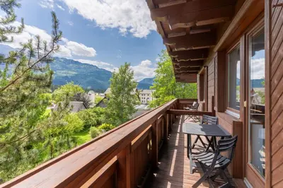Ein allgemeiner Bergblick oder ein Berglick von der Ferienwohnung aus
