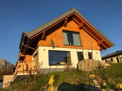 Das Gebäude in dem sich die Ferienwohnung befindet