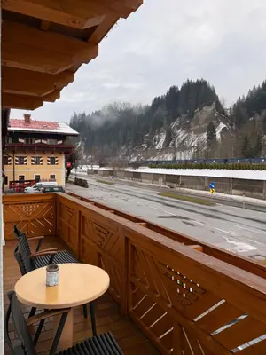 Ein allgemeiner Bergblick oder ein Berglick von der Ferienwohnung aus