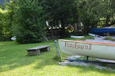 Ein Garten an der Unterkunft Appart Weisse Urlauben am Wolfgangsee