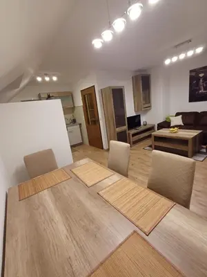 Ein Sitzbereich in der Unterkunft Ferienwohnung Gfrerer Althofen