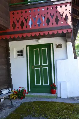 Eine Fassade oder ein Eingang zu Ferienhaus Häuslbauer
