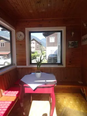 Ein allgemeiner Bergblick oder ein Berglick von der Ferienwohnung aus