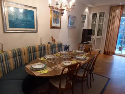 Ein Sitzbereich in der Unterkunft Ferienhaus am Mondsee