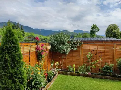 Ein Garten an der Unterkunft Bungalow Lindenweg