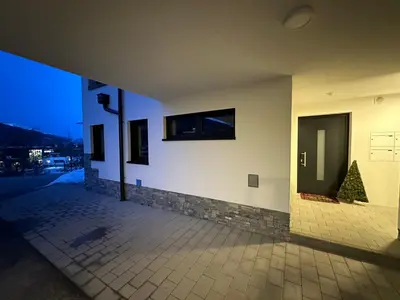 Der Swimmingpool an oder in der Nähe von Haus Schlatti