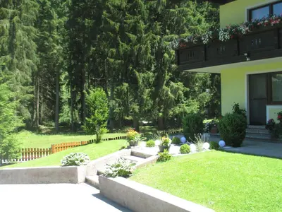 Ein Garten an der Unterkunft Schwarzenbacher
