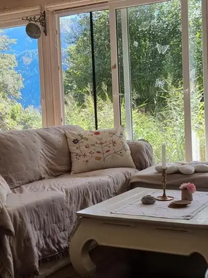 Ein Sitzbereich in der Unterkunft Countryhouse Lake Attersee - Atemberaubende Lage - Bezauberndes Hideaway