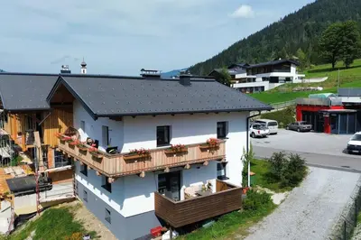 Ein allgemeiner Bergblick oder ein Berglick von der Ferienwohnung aus