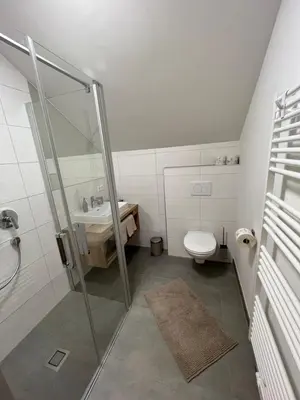 Ein Badezimmer in der Unterkunft Haus Tennstein
