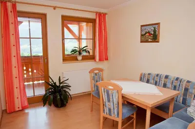 Ein Sitzbereich in der Unterkunft Grundnerhof