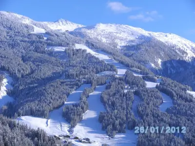 Ein allgemeiner Bergblick oder ein Berglick von der Ferienwohnung aus