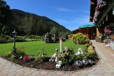 Ein allgemeiner Bergblick oder ein Berglick von der Ferienwohnung aus