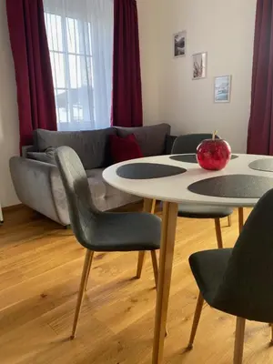 Ein Sitzbereich in der Unterkunft CityLake G23 Apartments mit kostenloser Parkmöglichkeit !!