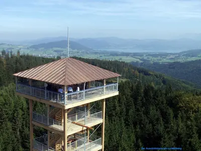 Ein allgemeiner Bergblick oder ein Berglick von des Hotels aus