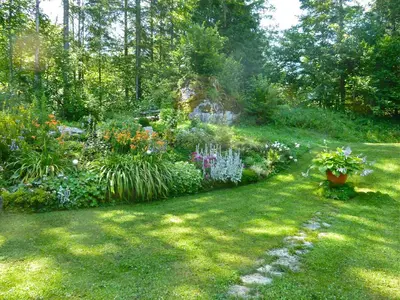 Ein Garten an der Unterkunft Jagersimmerl