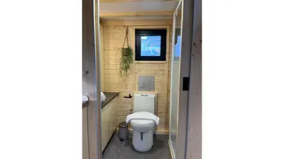 Ein Badezimmer in der Unterkunft Lisi Grun Tiny House by Tiny Away
