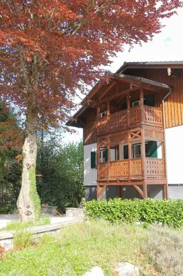 Das Gebäude in dem sich die Ferienwohnung befindet