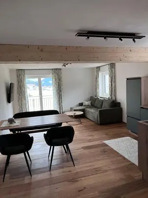 Ein Sitzbereich in der Unterkunft Apartment Tanzberger