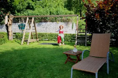 Ein Garten an der Unterkunft Sportpension Bergblick