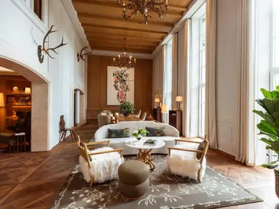Ein Sitzbereich in der Unterkunft Rosewood Schloss Fuschl