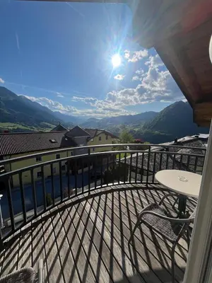 Ein allgemeiner Bergblick oder ein Berglick von der Ferienwohnung aus