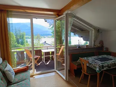 Ein allgemeiner Bergblick oder ein Berglick von der Ferienwohnung aus