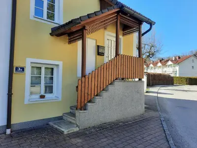 Das Gebäude in dem sich die Ferienwohnung befindet