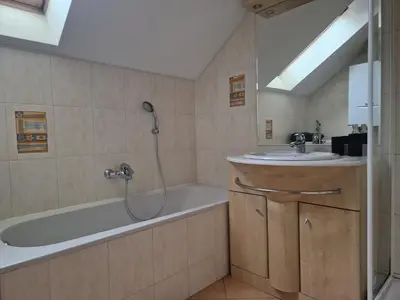 Ein Badezimmer in der Unterkunft Apartment Traunkai Zauner Blick